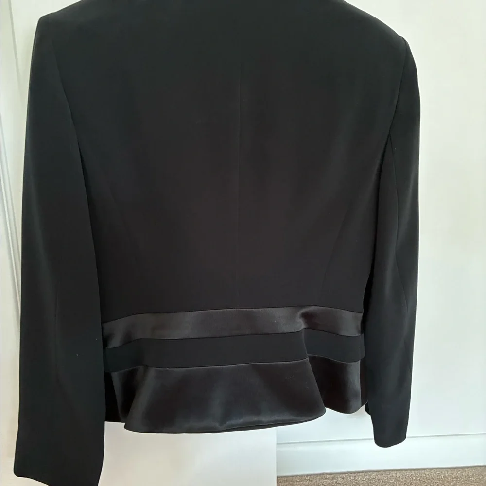 Jones New York Vintage Black Blazer  Jacket with satin detail and 1 button